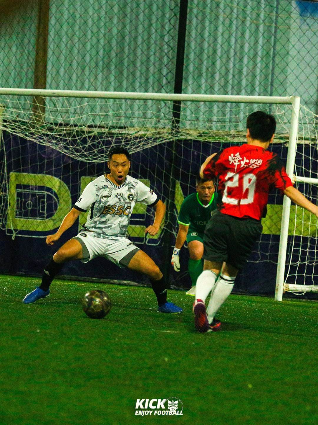 包含比赛节奏激烈，对手你追我赶争先的词条