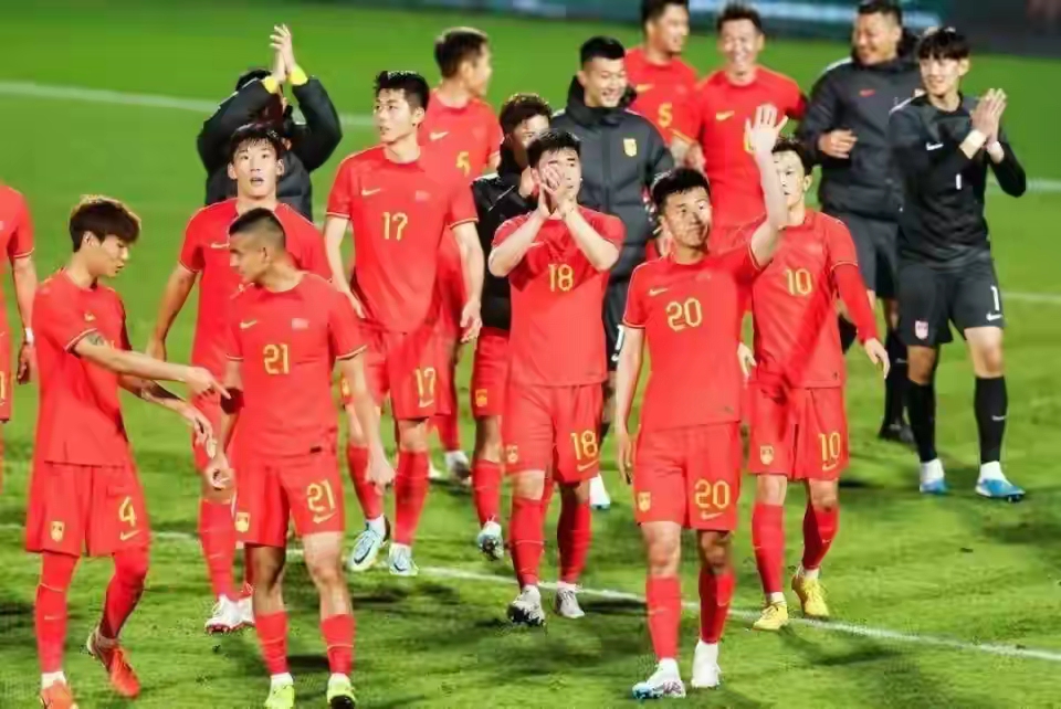 包含中国足球职业赛场精彩纷呈,球员表现出色的词条 包含中国足球职业赛场精彩纷呈,球员表现出色的词条