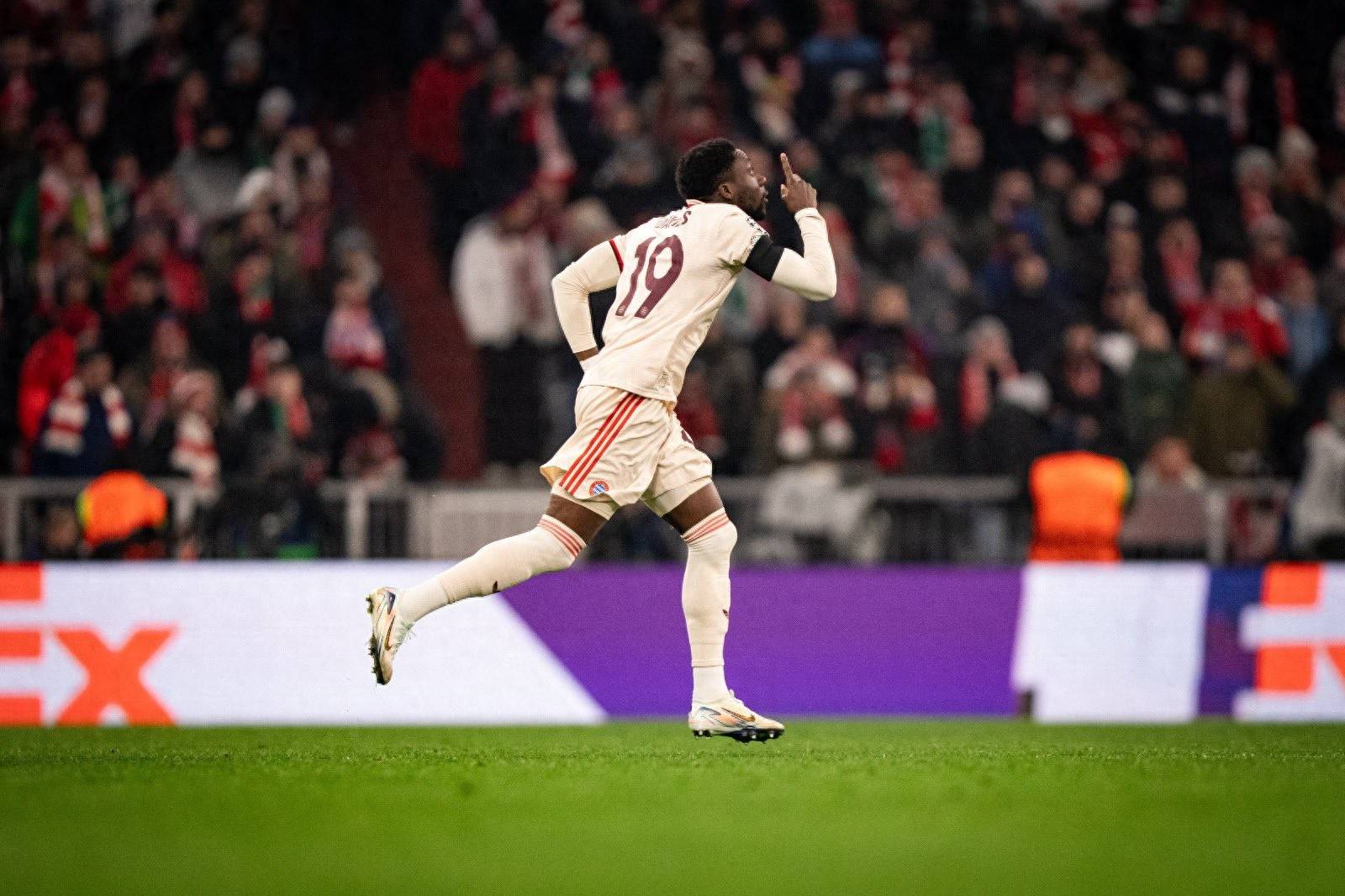 拜仁慕尼黑客场战平尤文图斯,顺利晋级欧冠八强!的简单介绍 拜仁慕尼黑客场战平尤文图斯,顺利晋级欧冠八强!的简单介绍