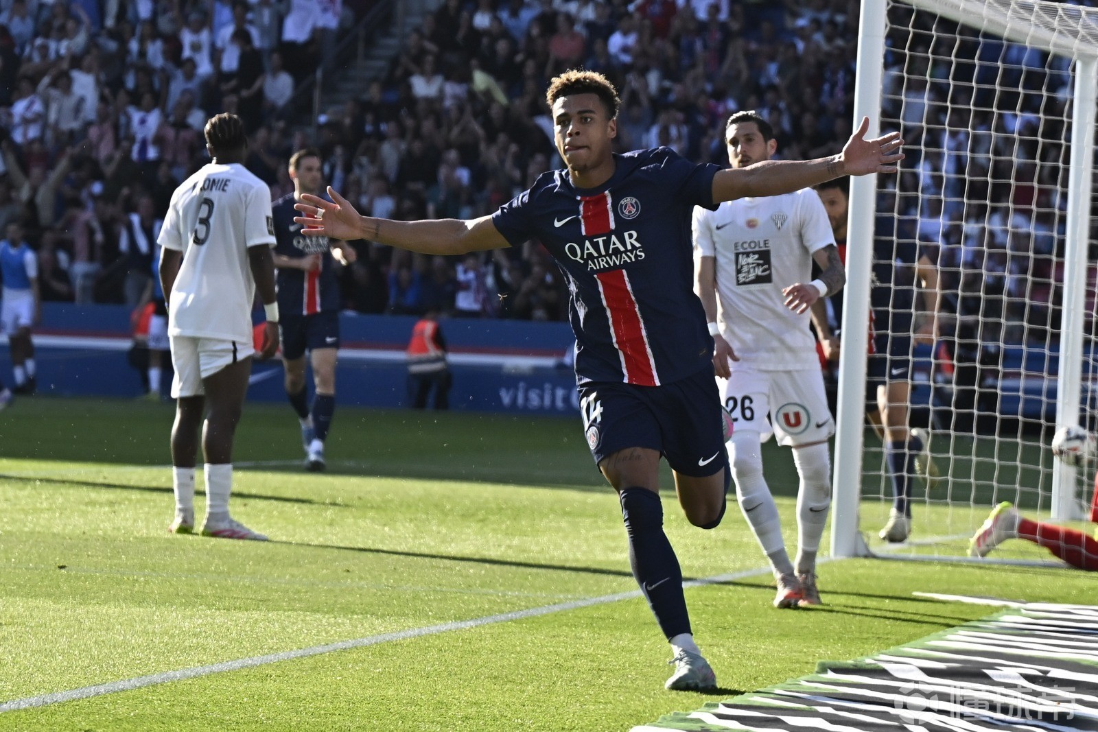 包含巴黎圣日耳曼快速逆转,法甲夺冠形势略有好转的词条 包含巴黎圣日耳曼快速逆转,法甲夺冠形势略有好转的词条