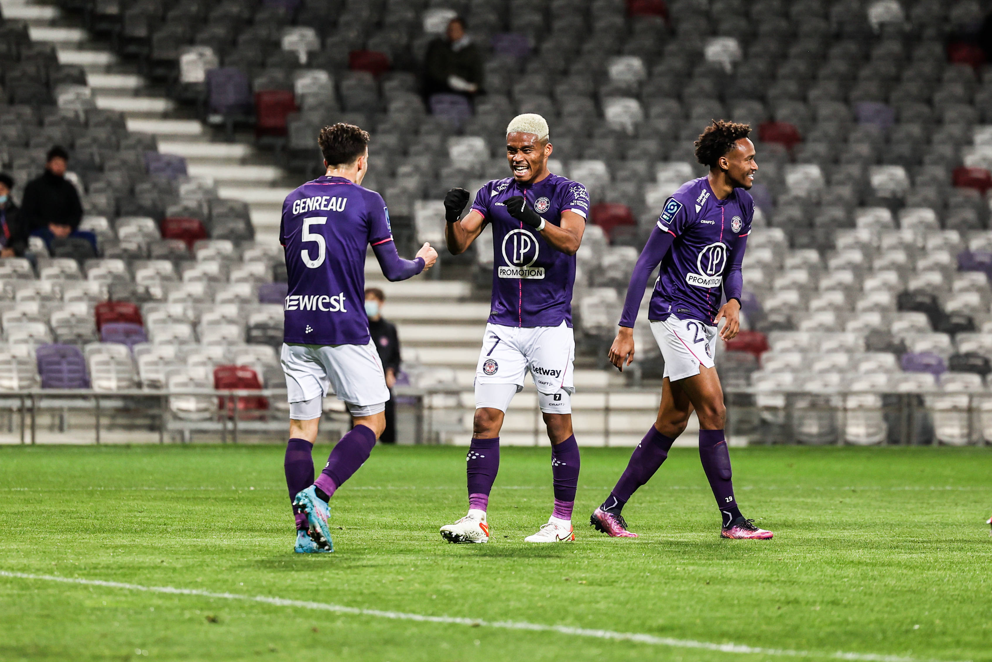 圣埃蒂安奋进,法甲战场上演惊艳一幕的简单介绍 圣埃蒂安奋进,法甲战场上演惊艳一幕的简单介绍