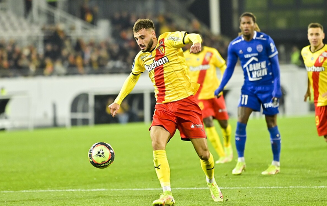 里昂客战大胜，继续追赶领头群的简单介绍