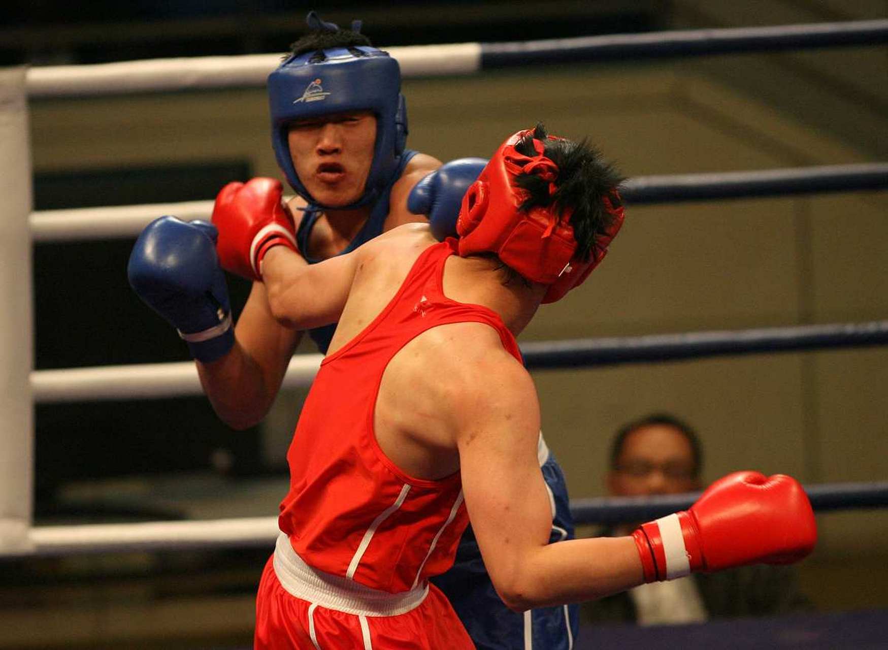 阿雅克肖主场不敌对手,众将迎来考验 阿雅克肖主场不敌对手,众将迎来考验