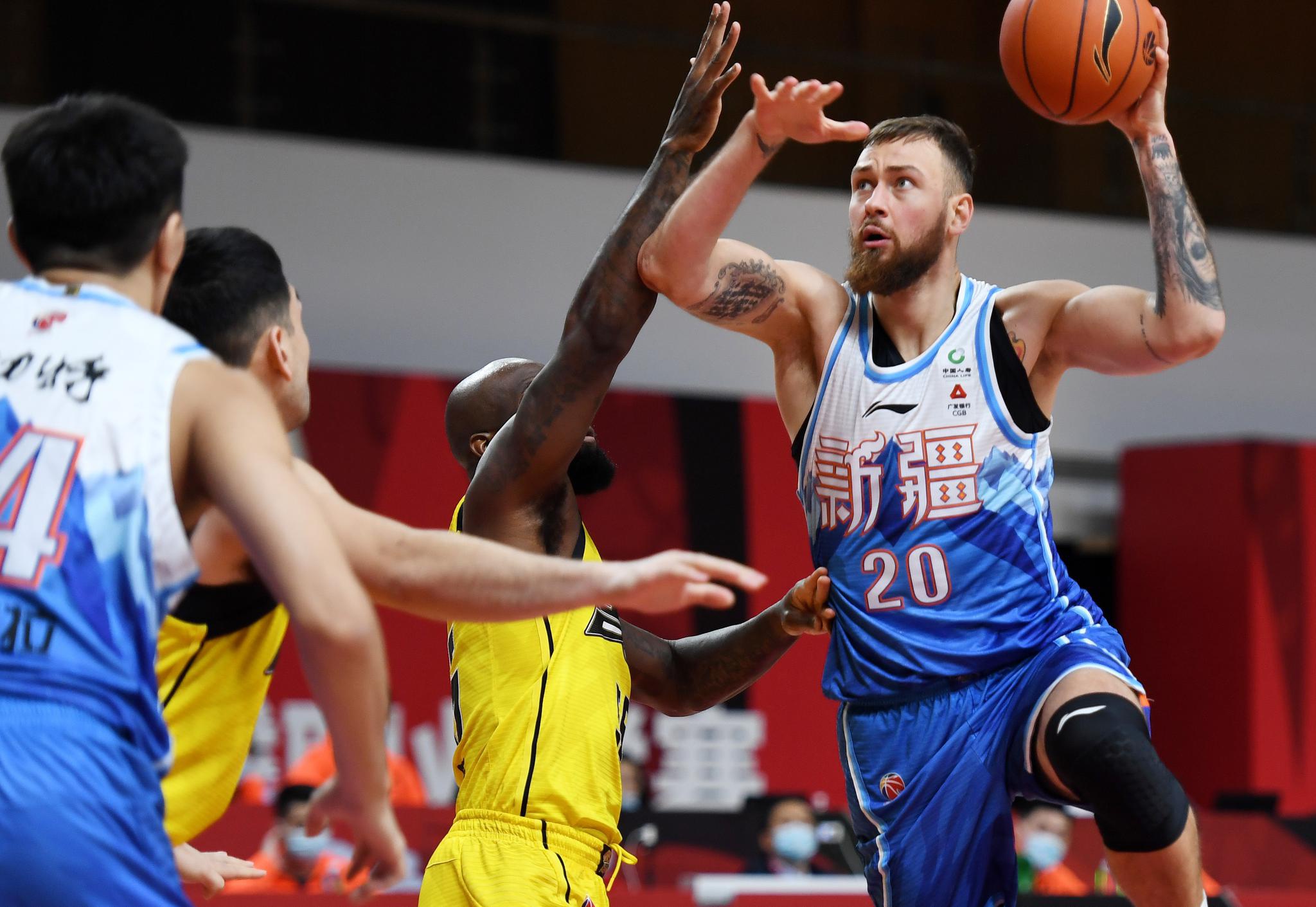 新疆队再夺胜利,士气高涨的简单介绍 新疆队再夺胜利,士气高涨的简单介绍