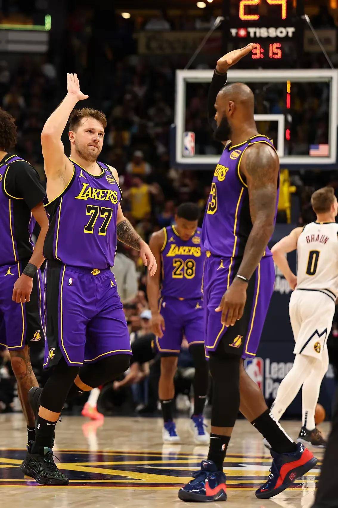 湖人队核心球员频频受伤，球迷为之担忧的简单介绍