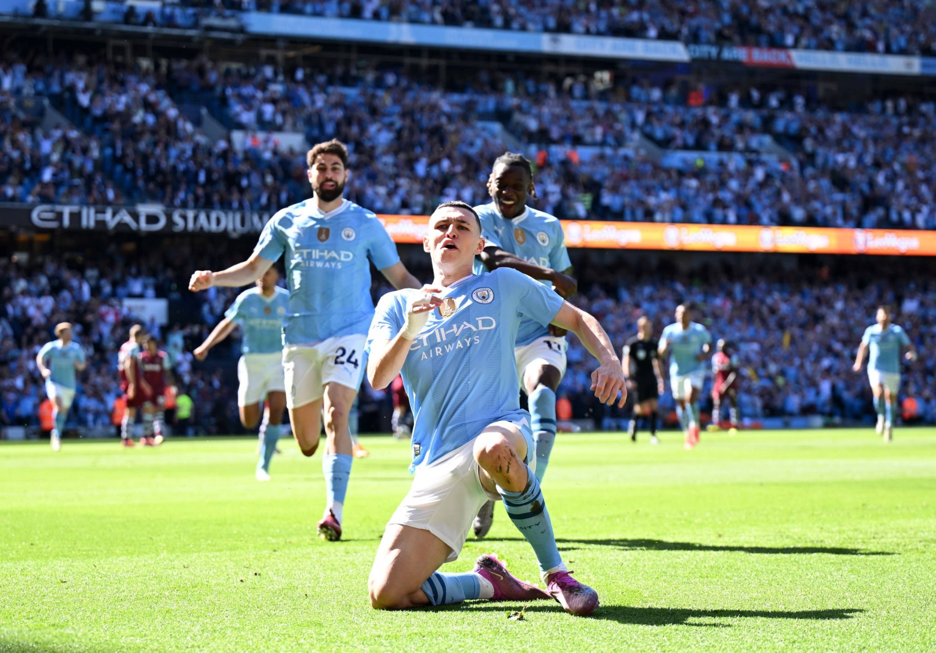 曼城主场击败巴黎,领先晋级 曼城主场击败巴黎,领先晋级