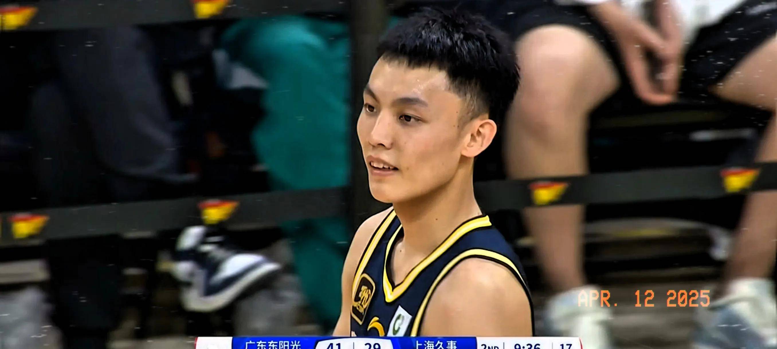 江苏男篮对战广东队,迎战难关 江苏男篮对战广东队,迎战难关