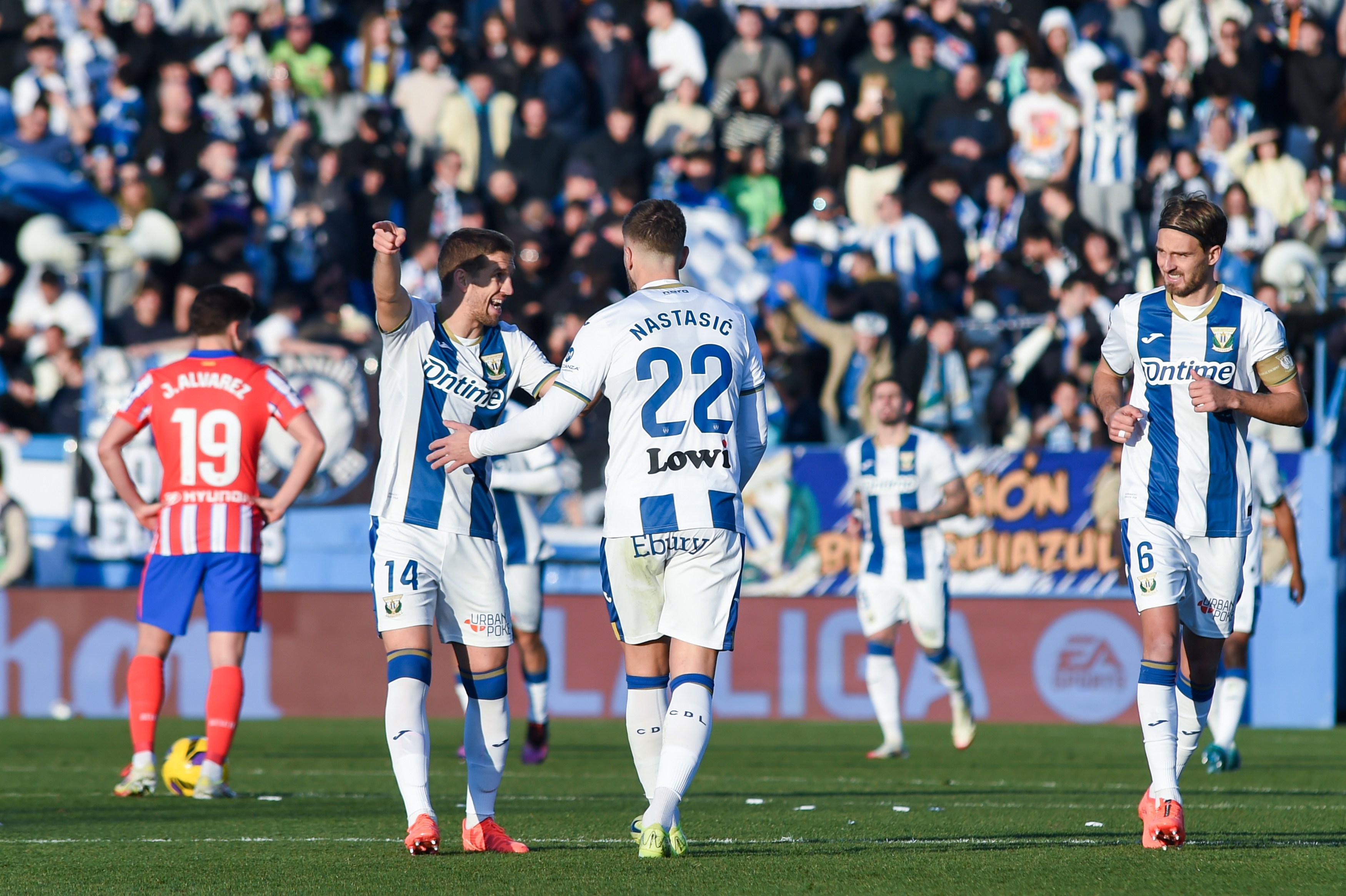 马德里竞技击败对手占据西甲榜首 马德里竞技击败对手占据西甲榜首