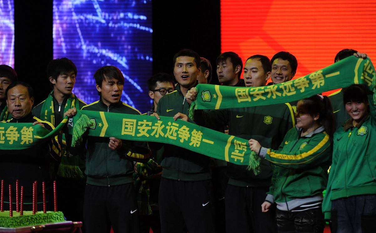 世界顶级球队对决,中国队士气高昂备战 世界顶级球队对决,中国队士气高昂备战