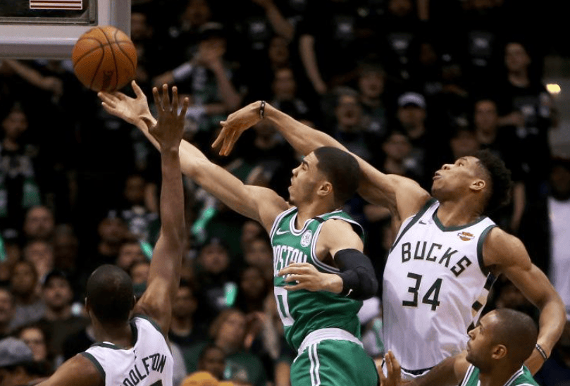 凯尔特人队球员合作默契,联手取胜 凯尔特人队球员合作默契,联手取胜