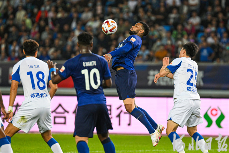 雄狮主场击败凯尔特人，继续保持不败